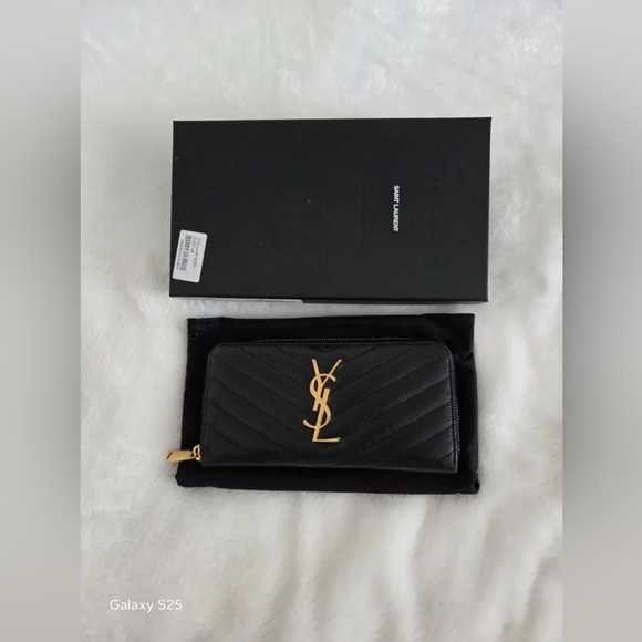 Yves Saint Laurent Cassandre Matelasse Zip Wallet In Grain De Poudre Leather - Picture 3 of 10